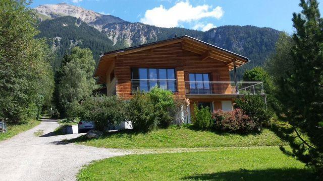 Einfamilienhaus Fuarns Ferienhaus in der Schweiz