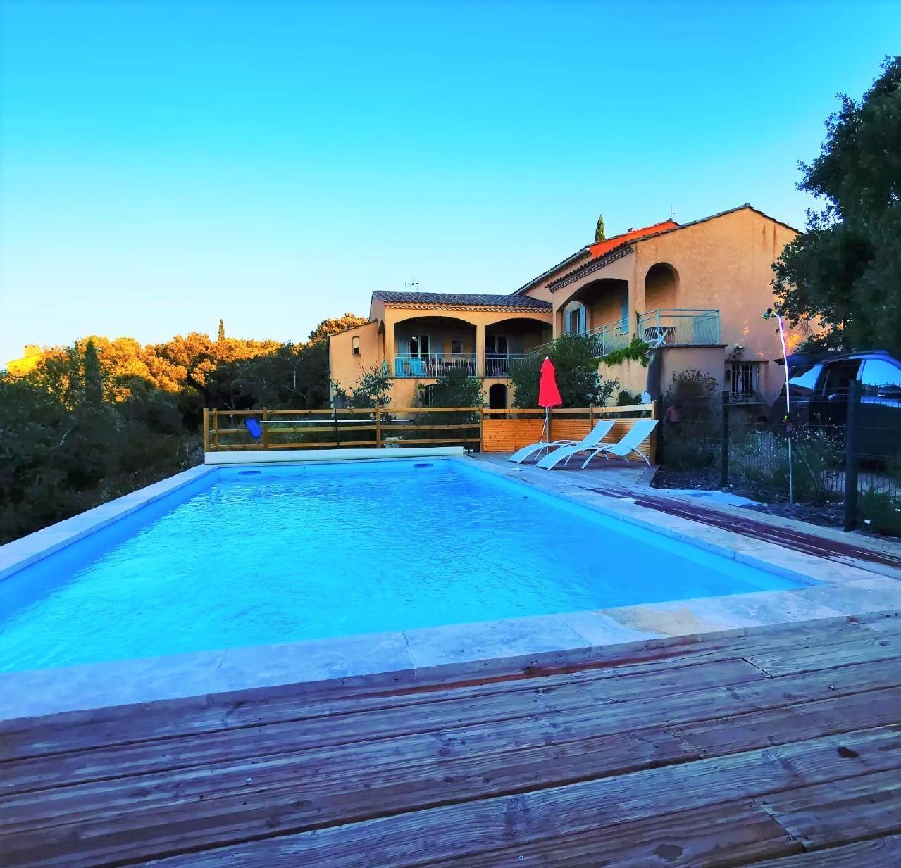 Villa Fleurie mit Pool Ferienhaus  Rhône Delta
