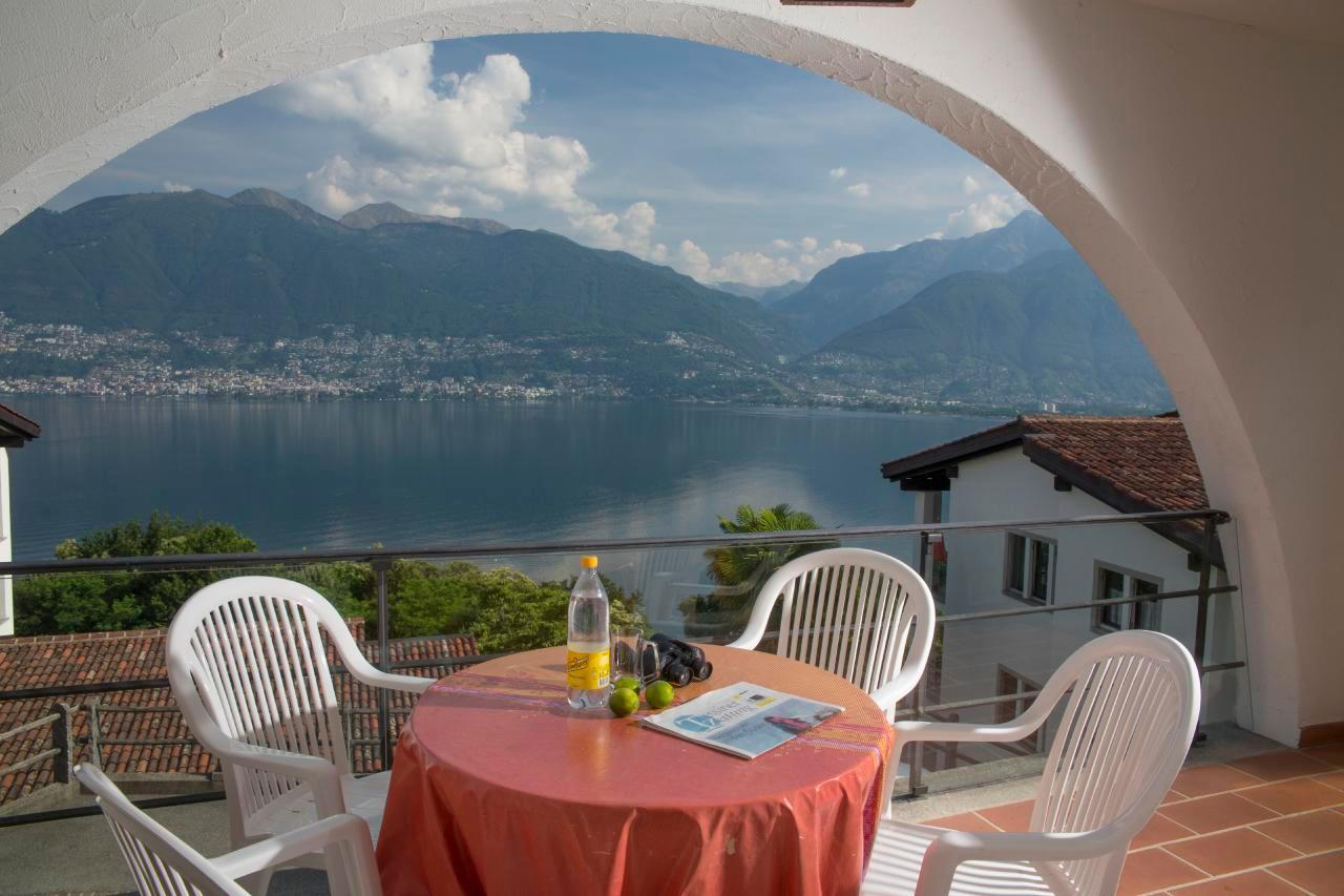 Residenza Viramonte - Casa Bianca, Wohnung 13 mit  Ferienwohnung in der Schweiz