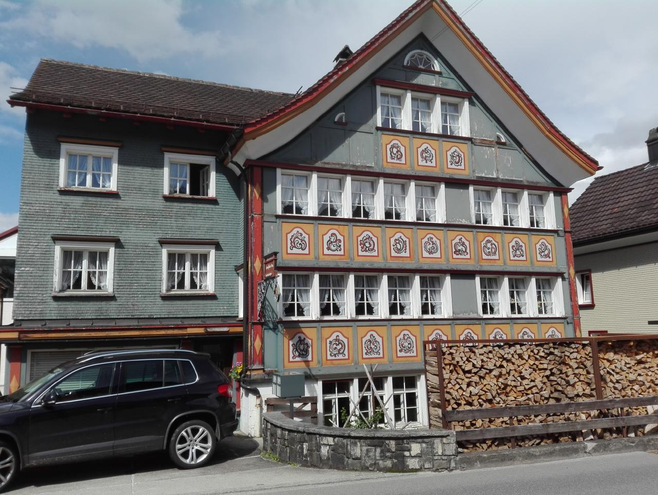 Ferienwohnung Blaues Haus Ferienwohnung in der Schweiz