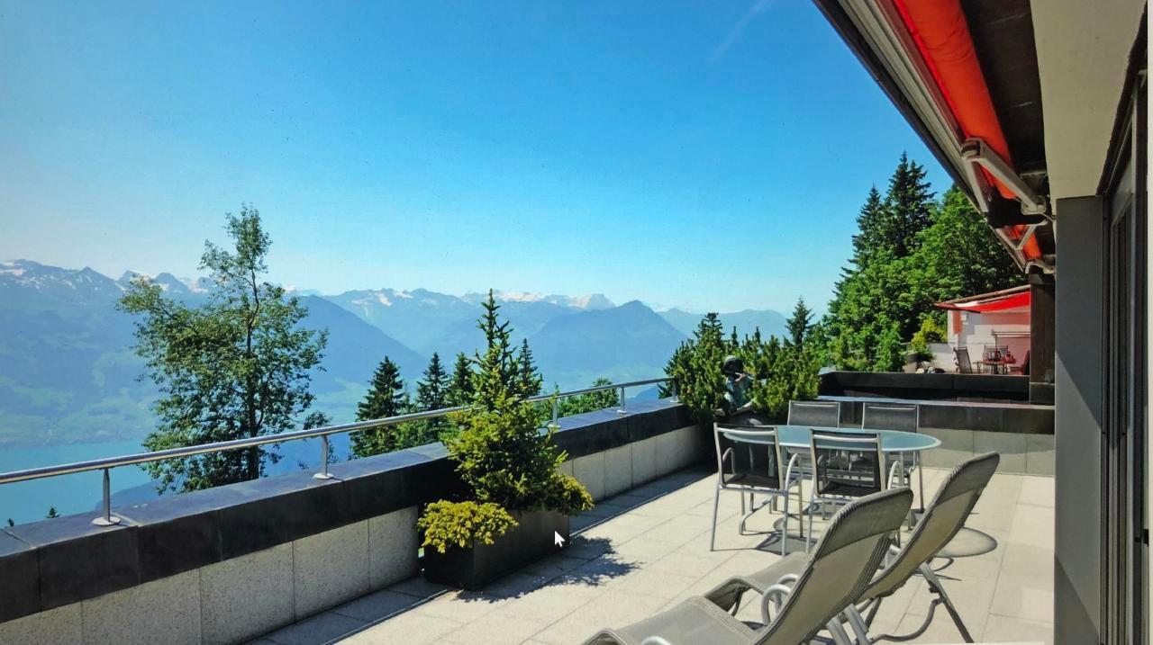 Rigi Terrassenwohnung mit Panoramasicht auf Berge  Ferienwohnung in der Schweiz