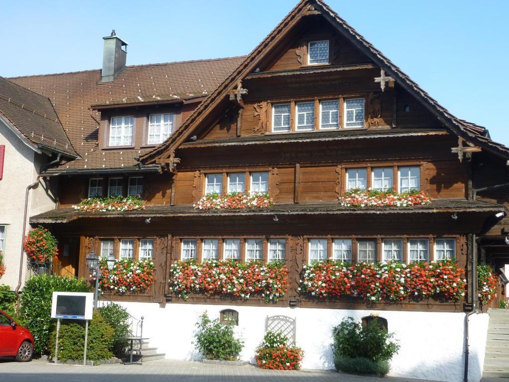 grosse Dachwohnung mit viel Charme Ferienwohnung in der Schweiz